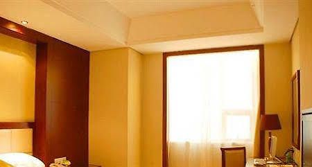 Junyuan Huatian Hotel - Huaihua Fenghuang Eksteriør billede
